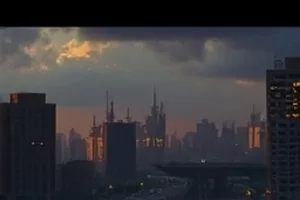 《夏日放映厅》海报,露天幕布与折叠椅
